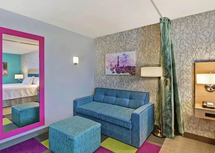 Home2 By Hilton Phoenix Hotel 3*