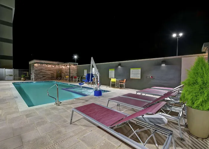 Home2 By Hilton Phoenix Hotel 3*